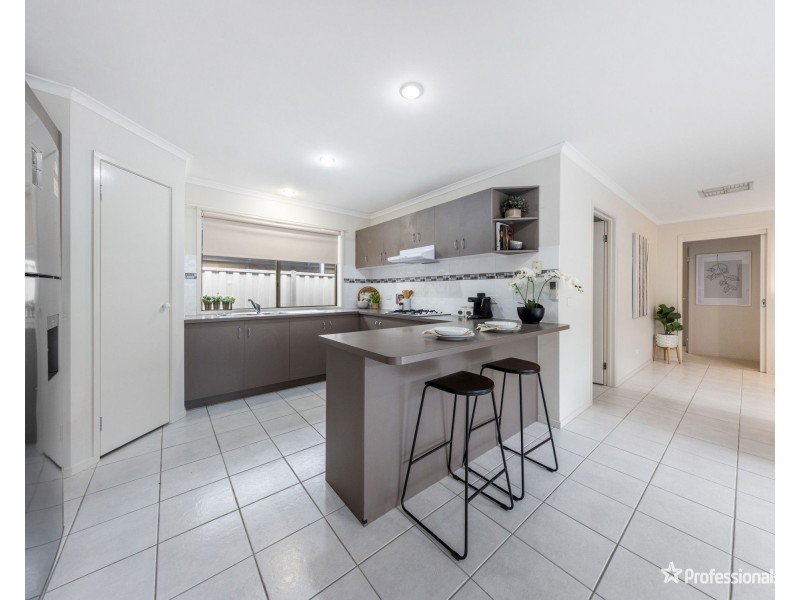 15 Highfield Road, Cairnlea VIC 3023