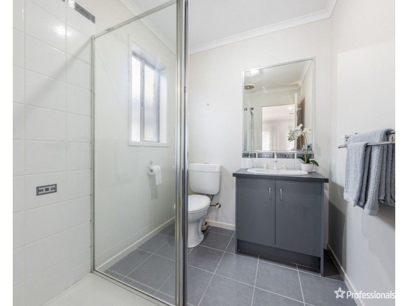 15 Highfield Road, Cairnlea VIC 3023