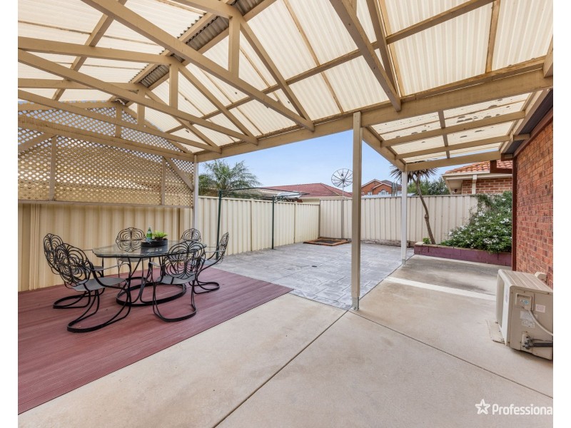 15 Highfield Road, Cairnlea VIC 3023