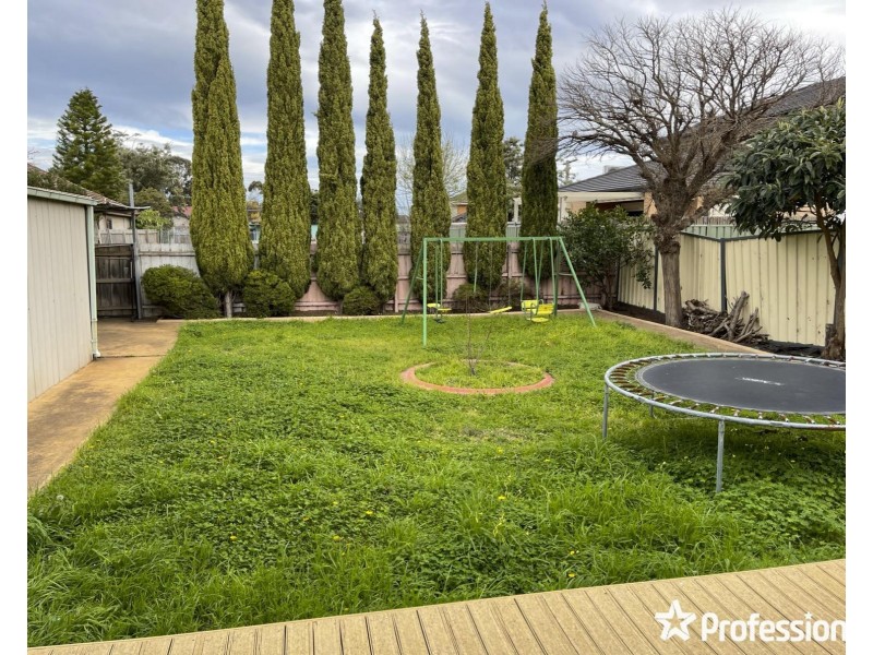 2 Lyall Street, St Albans VIC 3021
