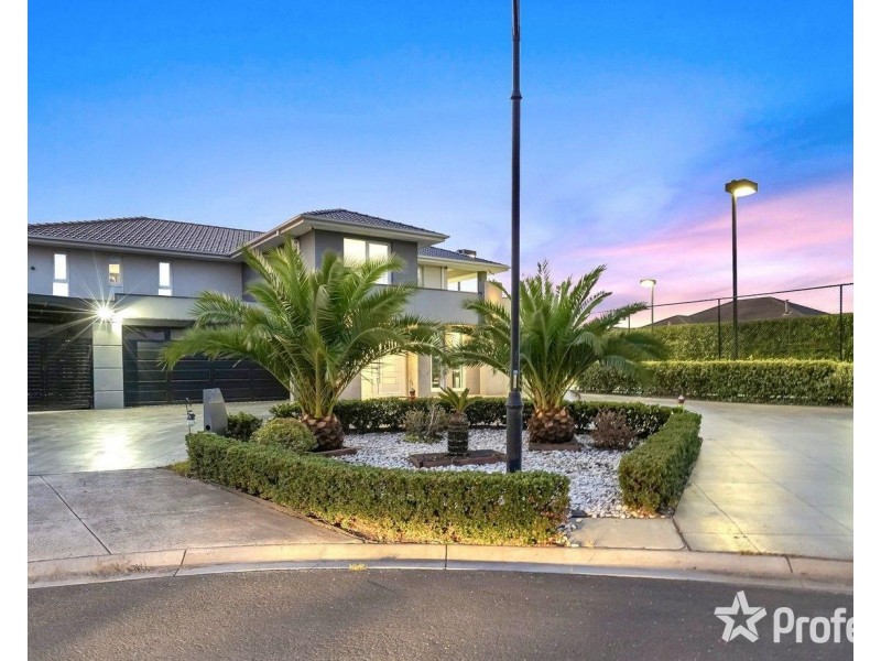 9 Liriope Green, Caroline Springs VIC 3023