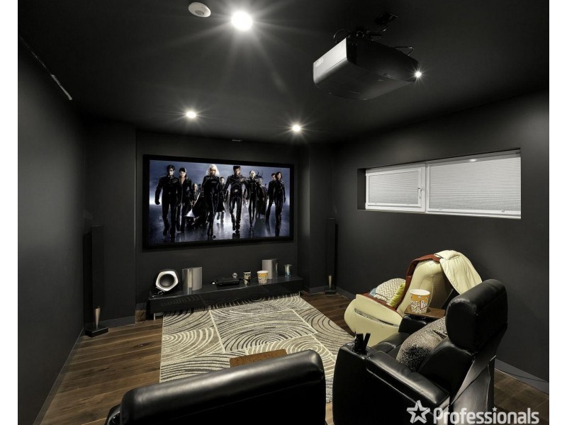 9 Liriope Green, Caroline Springs VIC 3023