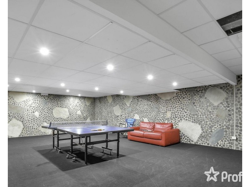 9 Liriope Green, Caroline Springs VIC 3023