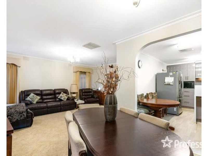 4 Pine Court, Kings Park VIC 3021