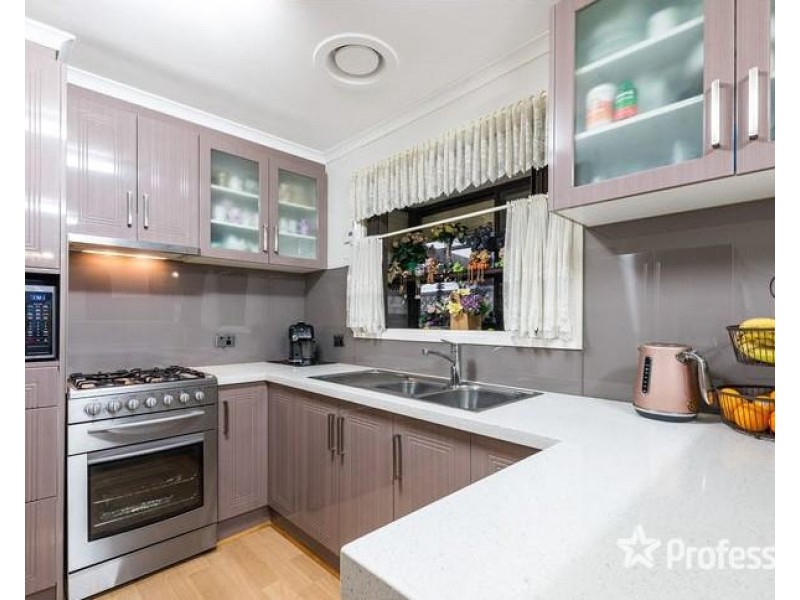 4 Pine Court, Kings Park VIC 3021