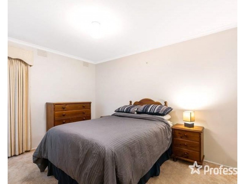 4 Pine Court, Kings Park VIC 3021