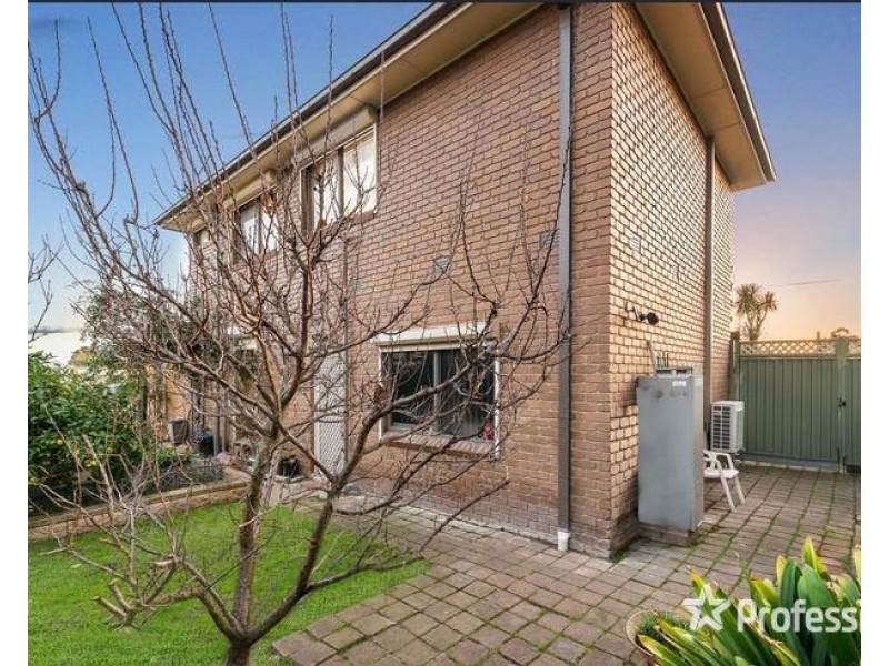 4 Pine Court, Kings Park VIC 3021