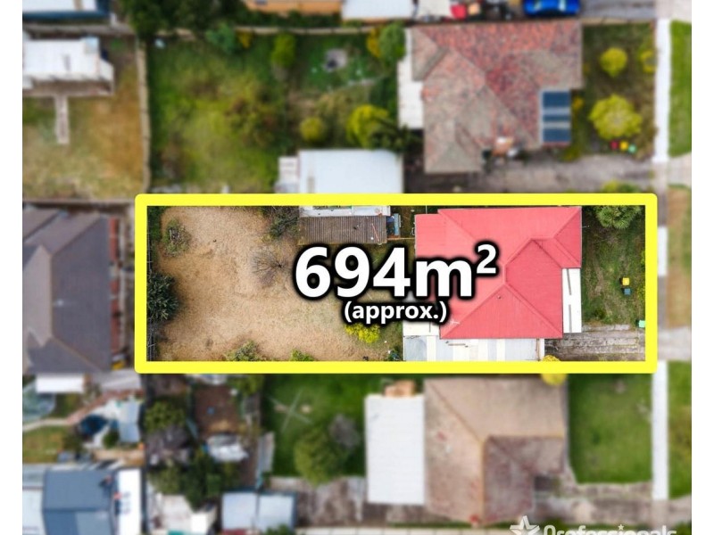 13 Walmer Avenue, St Albans VIC 3021