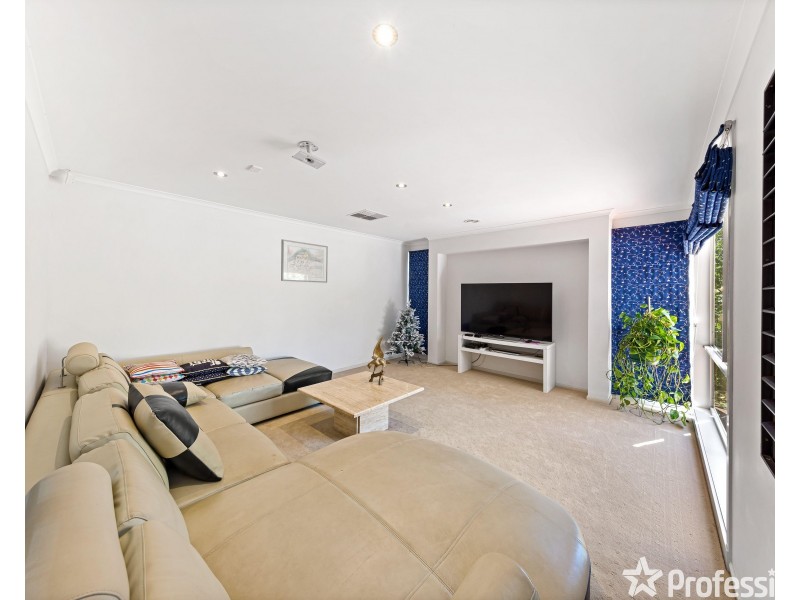 29 Drummond Street, Caroline Springs VIC 3023