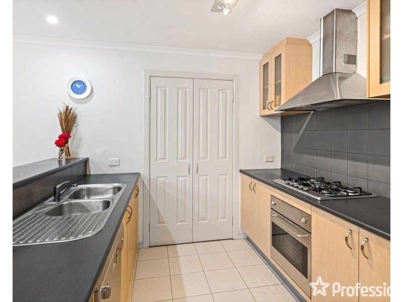 29 Drummond Street, Caroline Springs VIC 3023