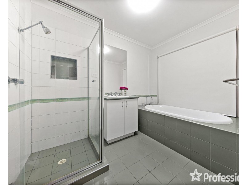 29 Drummond Street, Caroline Springs VIC 3023