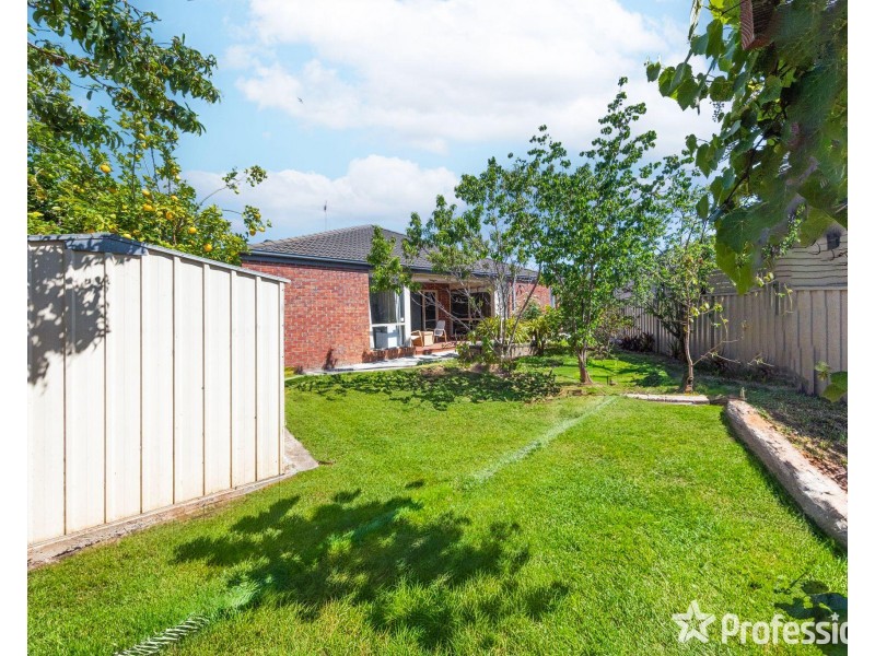 29 Drummond Street, Caroline Springs VIC 3023