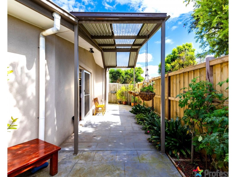2/84 Opie Road, Albanvale VIC 3021