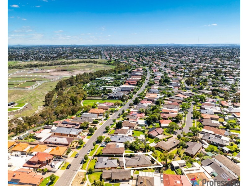 2/84 Opie Road, Albanvale VIC 3021