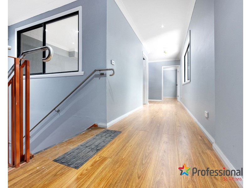 30 Imperial Avenue, Sunshine North VIC 3020