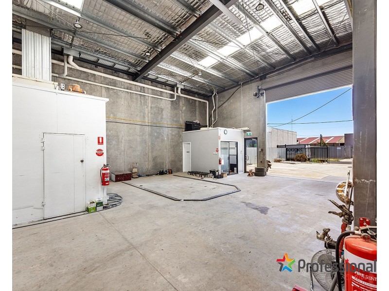 30 Imperial Avenue, Sunshine North VIC 3020