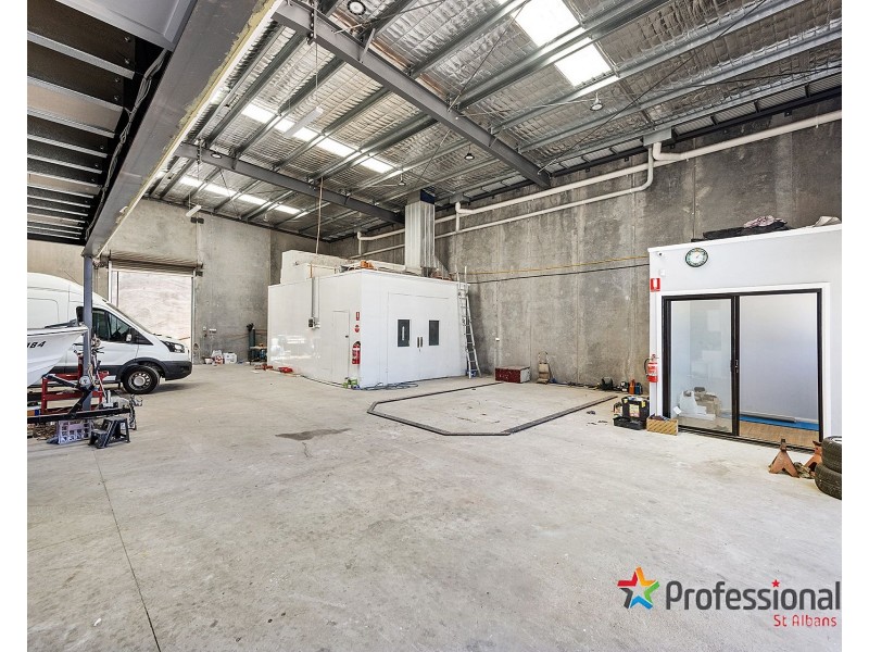 30 Imperial Avenue, Sunshine North VIC 3020