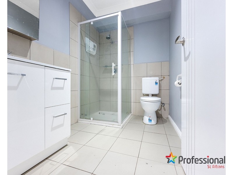30 Imperial Avenue, Sunshine North VIC 3020
