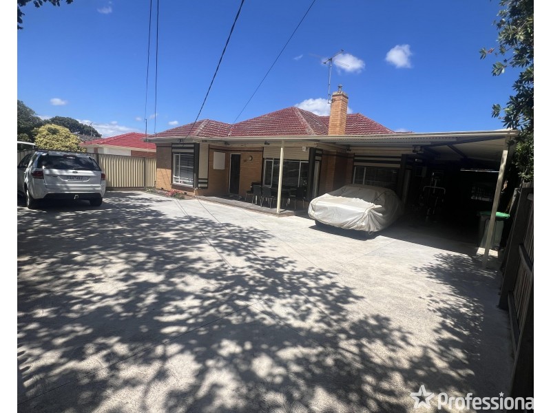261 Main Road, St Albans VIC 3021