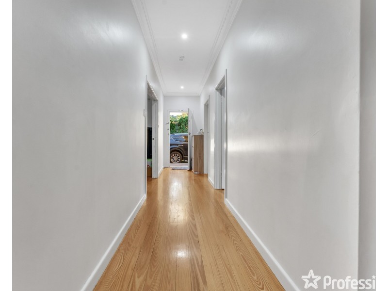 261 Main Road, St Albans VIC 3021