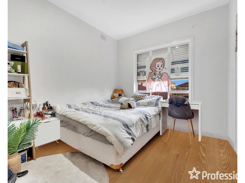 261 Main Road, St Albans VIC 3021