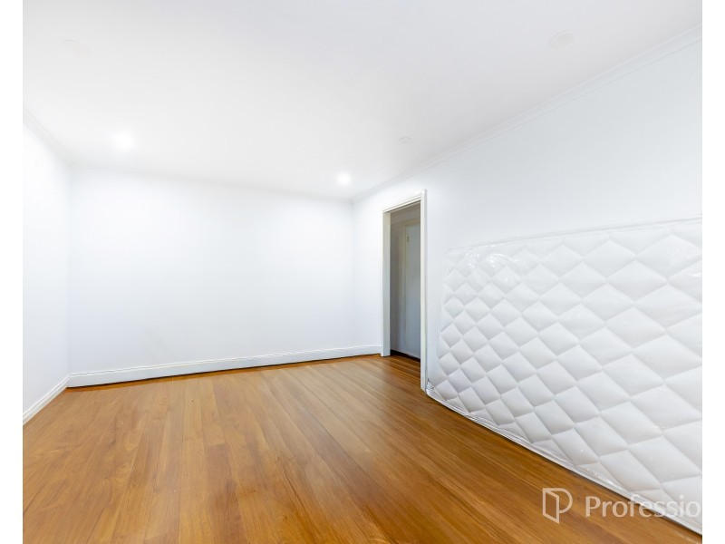 15 Aquamarine Court, St Albans VIC 3021