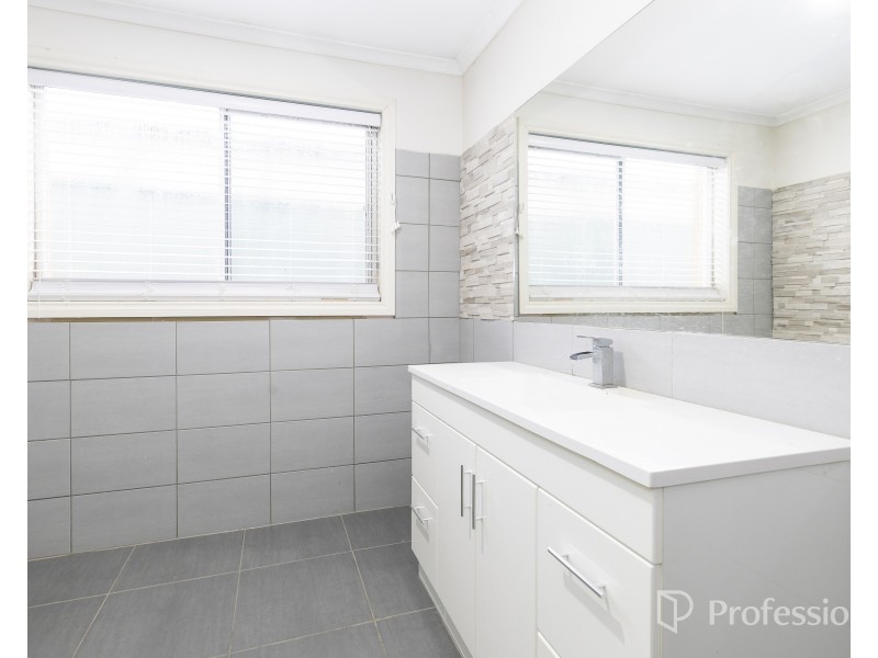 15 Aquamarine Court, St Albans VIC 3021