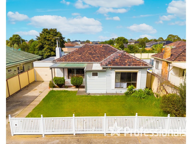 33 Arnold Street, Sunshine West VIC 3020