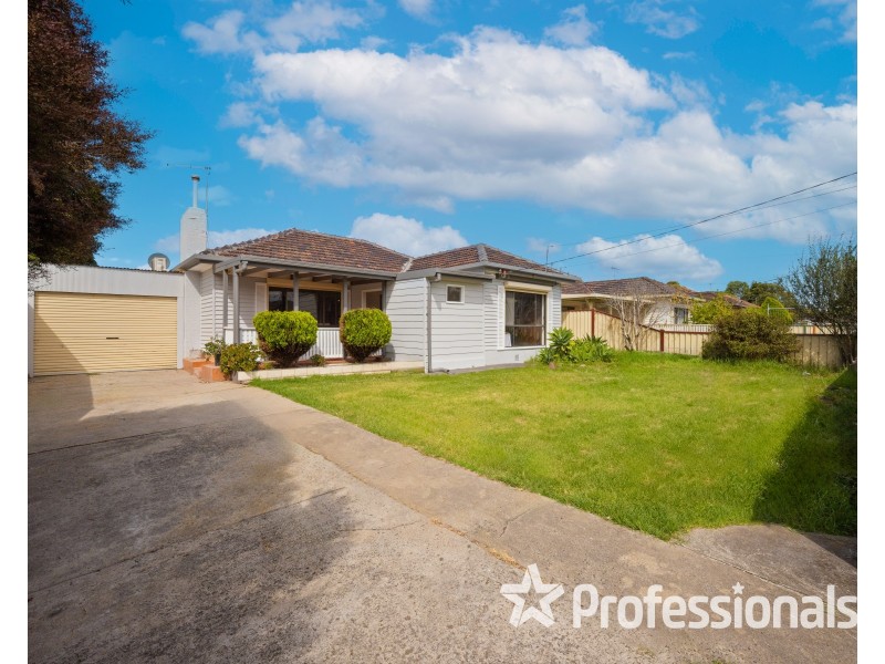33 Arnold Street, Sunshine West VIC 3020
