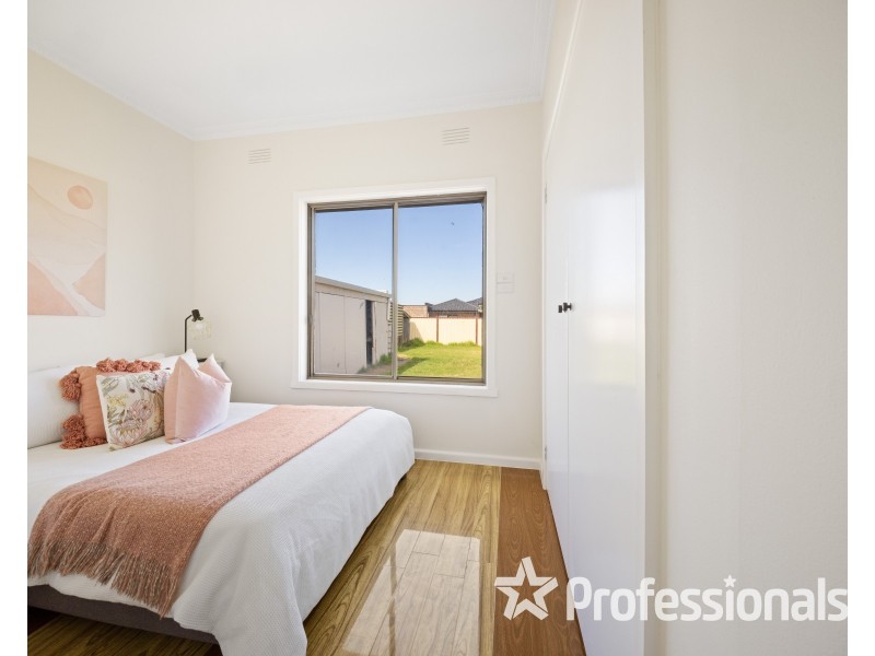 33 Arnold Street, Sunshine West VIC 3020