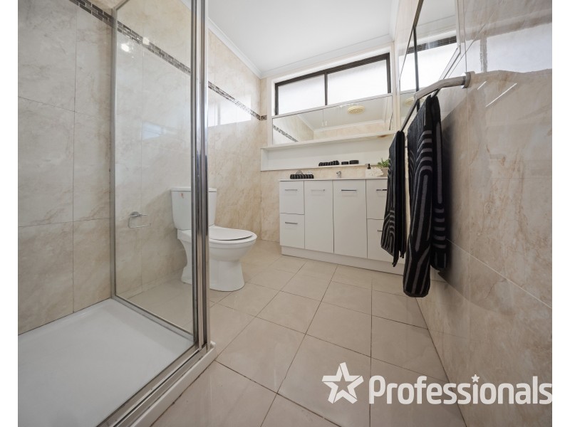 33 Arnold Street, Sunshine West VIC 3020