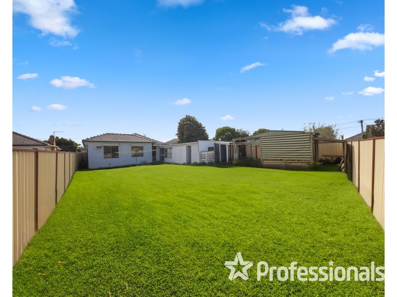 33 Arnold Street, Sunshine West VIC 3020
