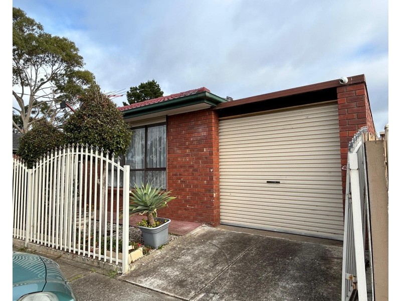 2/2 Kingfisher Court, Kings Park VIC 3021