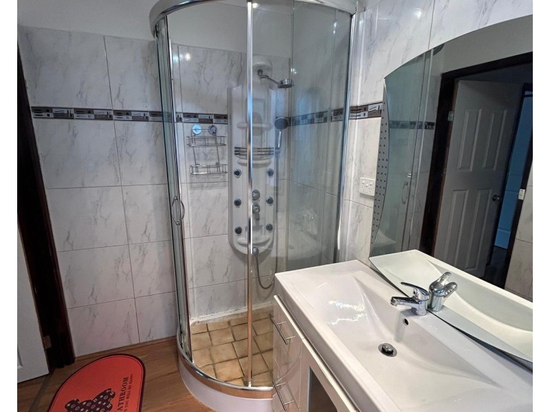 2/2 Kingfisher Court, Kings Park VIC 3021