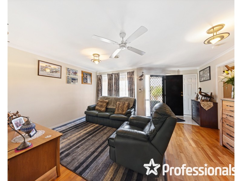 27 Barley Court, Delahey VIC 3037
