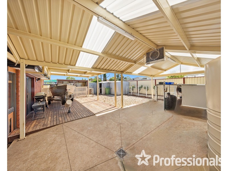 27 Barley Court, Delahey VIC 3037