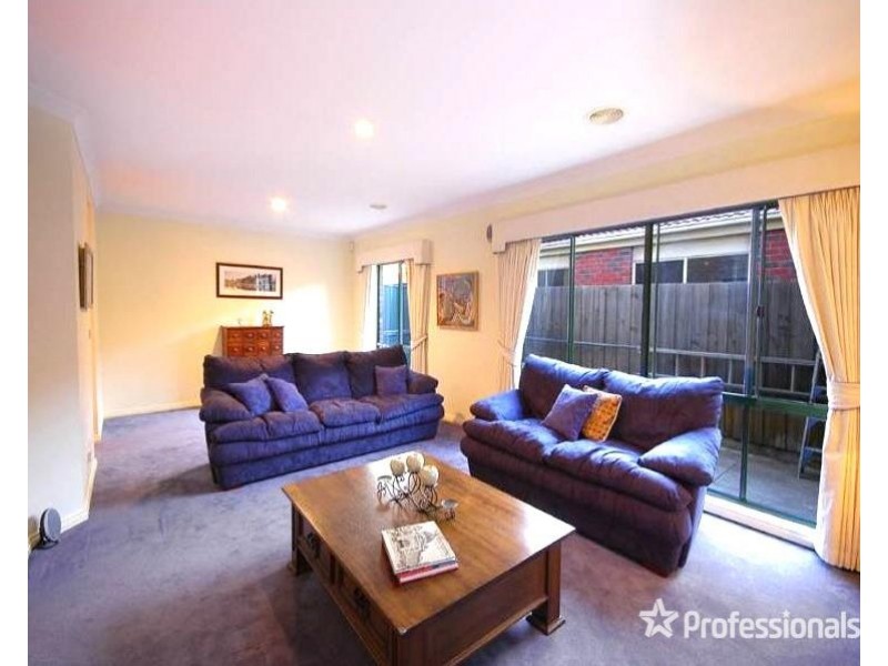 7 Upton Drive, Hillside VIC 3037