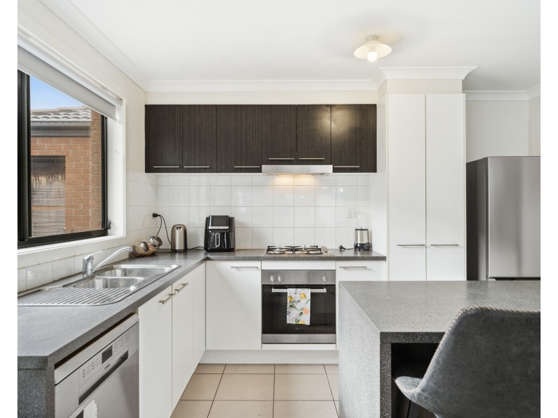 6 Pittos Avenue, Brookfield VIC 3338