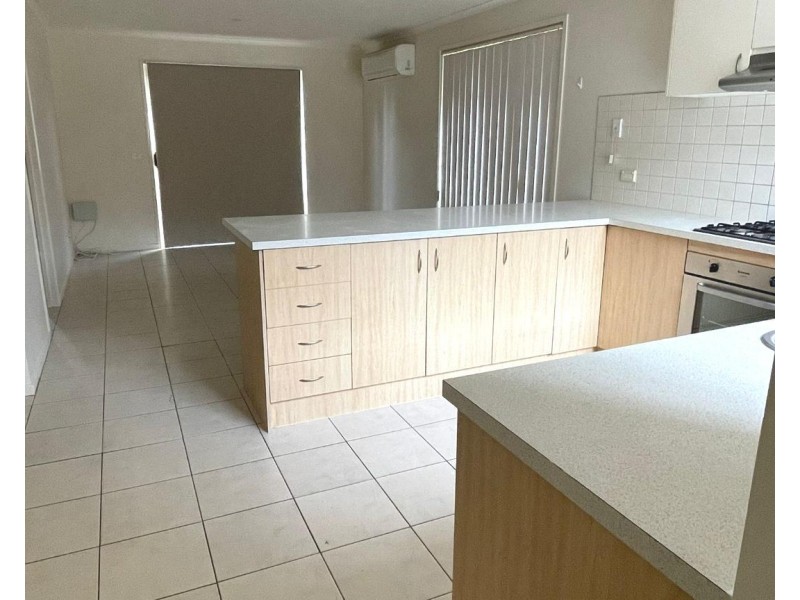 1 Sherwood Place, Melton West VIC 3337