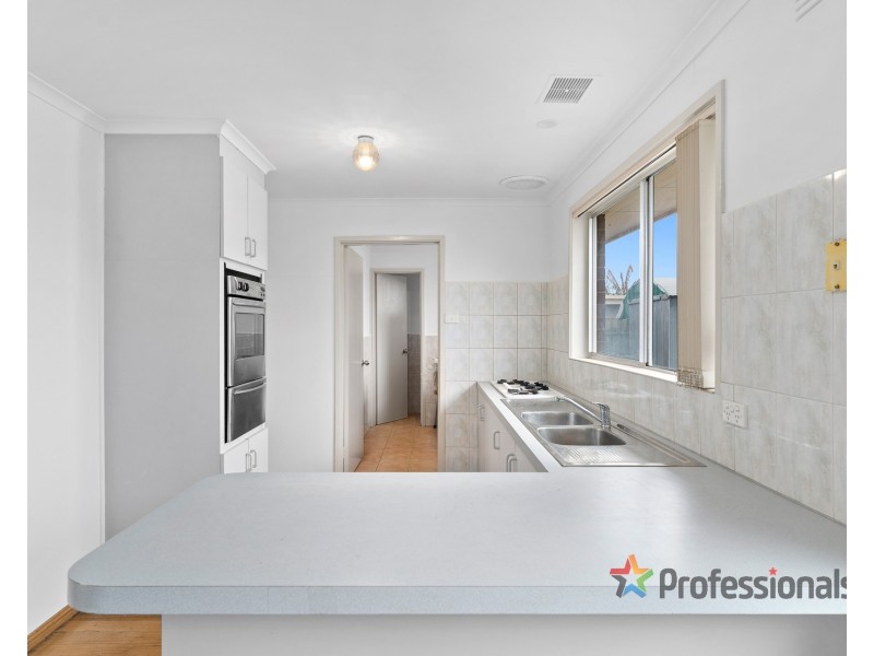 62 Branston Road, St Albans VIC 3021