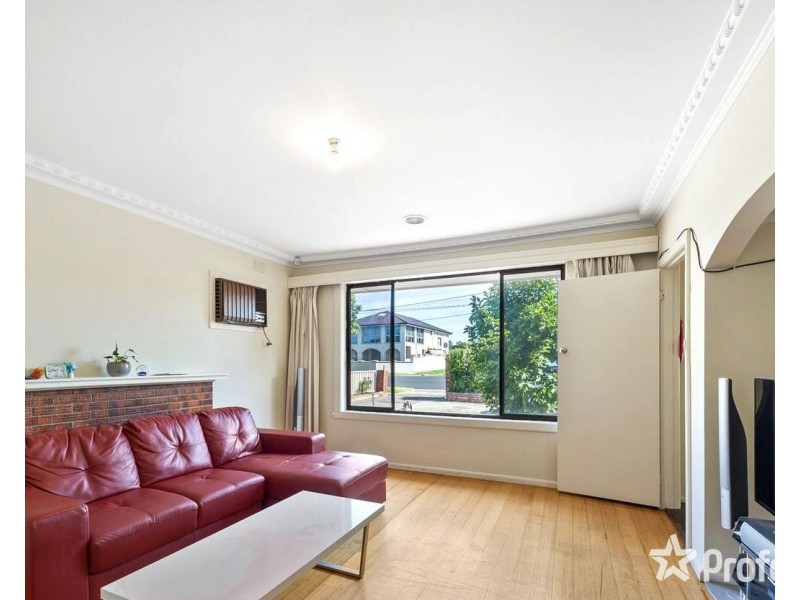 267 Main Road East, St Albans VIC 3021