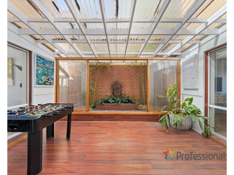 33 Village Way, Maribyrnong VIC 3032