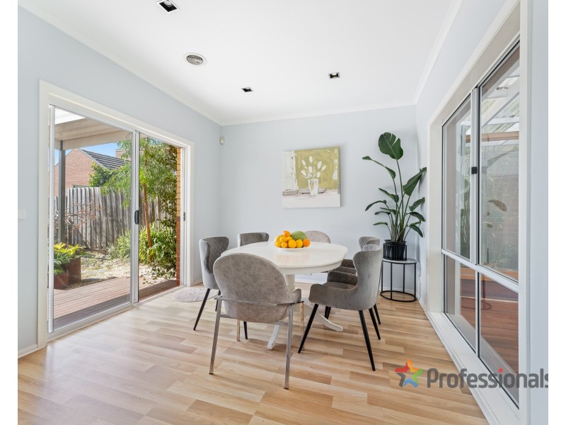 33 Village Way, Maribyrnong VIC 3032