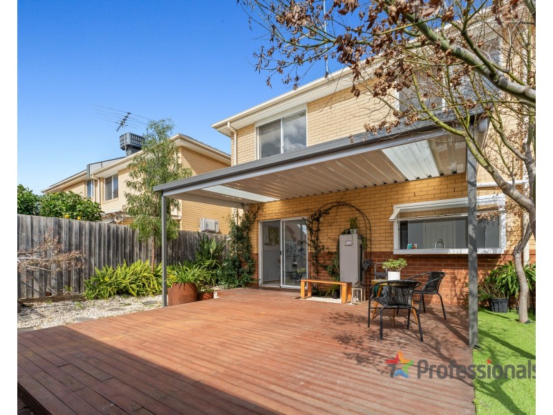 33 Village Way, Maribyrnong VIC 3032
