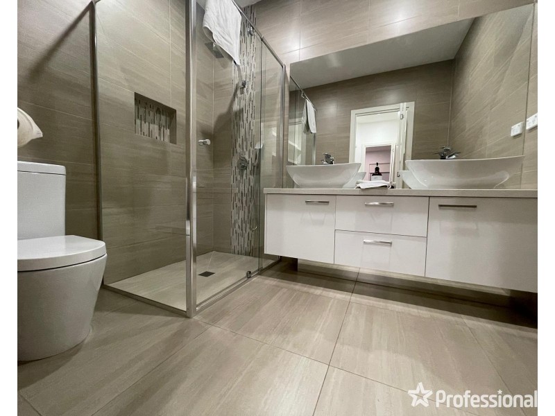 4A Ballin St, Kings Park VIC 3021