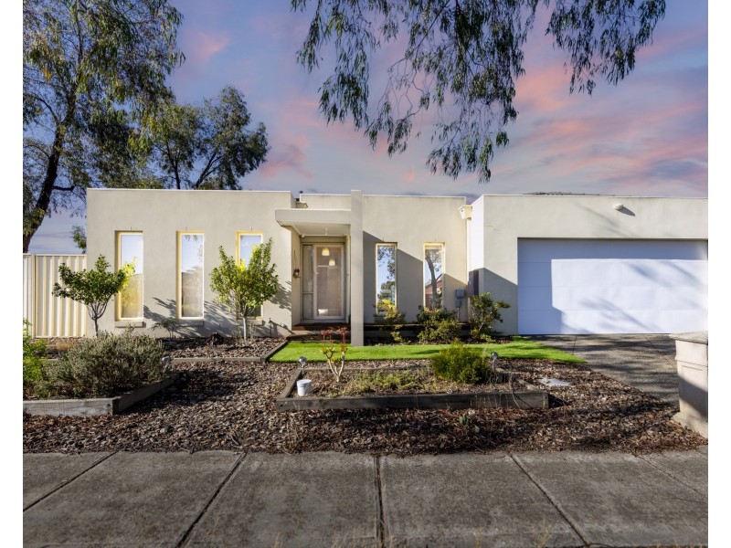 7 Sirius Way, Kurunjang VIC 3337