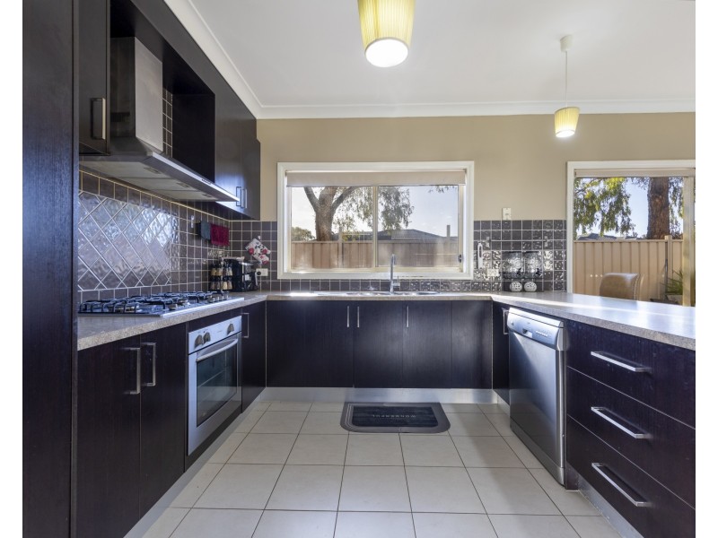 7 Sirius Way, Kurunjang VIC 3337