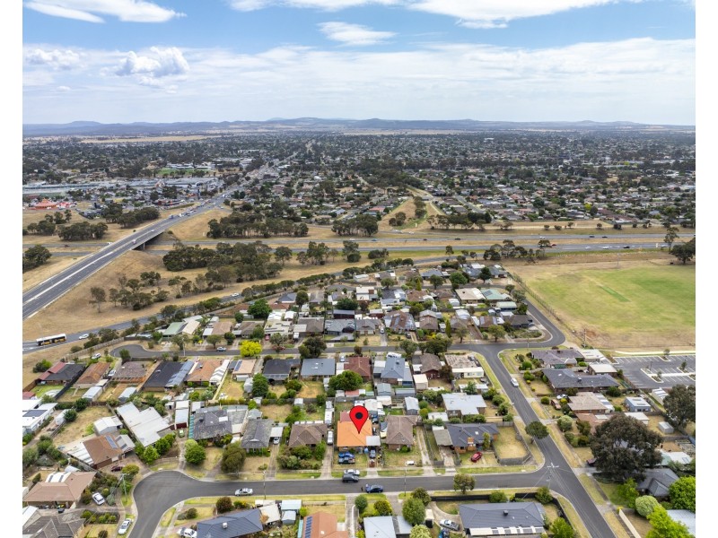 25 Kamil Street, Melton South VIC 3338