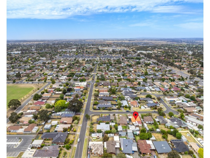 25 Kamil Street, Melton South VIC 3338