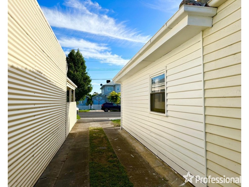 1/76 Woods Street, Newport VIC 3015